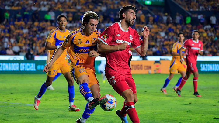 Sebastian Cordova, Paulinho