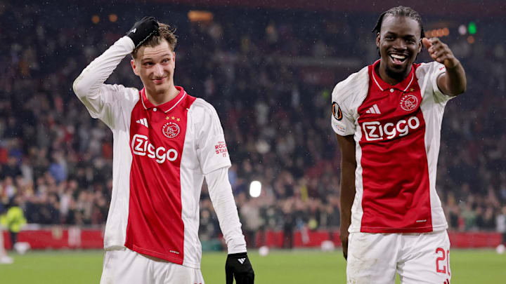 Bertrand Traore, Mika Godts