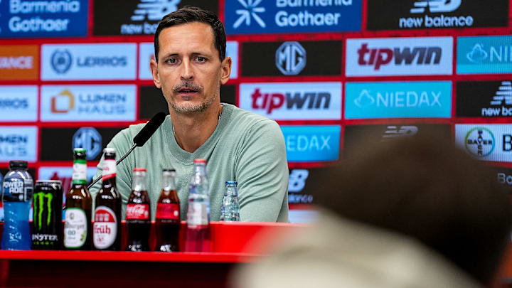 Nahm Burkardt nach der Partie in Schutz: Eintracht-Trainer Dino Toppmöller