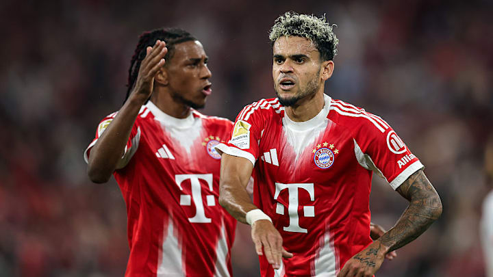 Spieler wie Michael Olise (l.) oder Luis Diaz (r.) profitieren ebenfalls von eigenen Klauseln in ihren Verträgen.