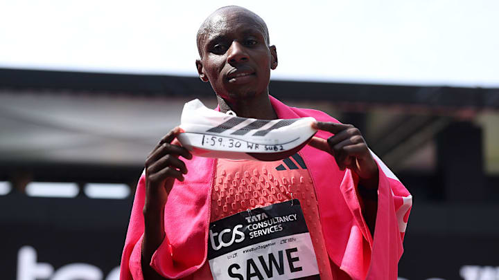 Sabastian Sawe, primer hombre que corre el maratón en menos de dos horas