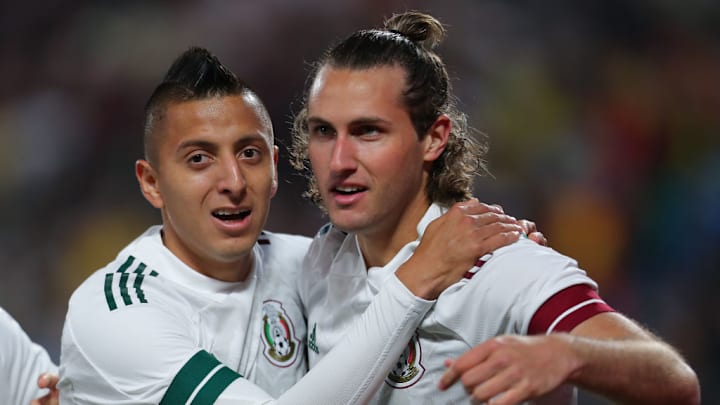 Roberto Alvarado, Santiago Gimenez