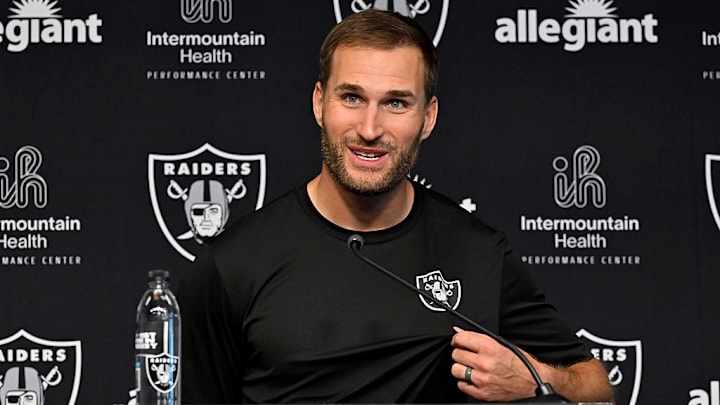 Kirk Cousins se ha empapado de la filosofía de los Raiders. Kirk Cousins se ha empapado de la filosofía de los Raiders.