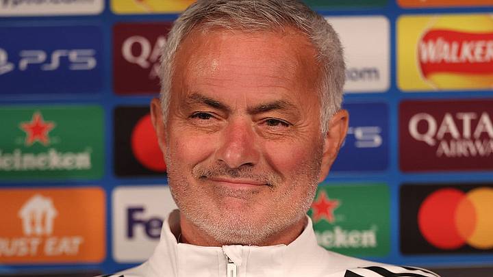 José Mourinho vuelve al Real Madrid para enderezarlo. José Mourinho vuelve al Real Madrid para enderezarlo.