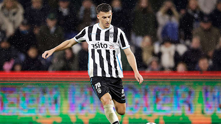 Ajdin Hrustic im Trikot von Heracles Almelo