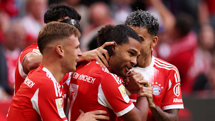 El Bayern Múnich es líder de la Bundesliga tras golear al Hamburgo.