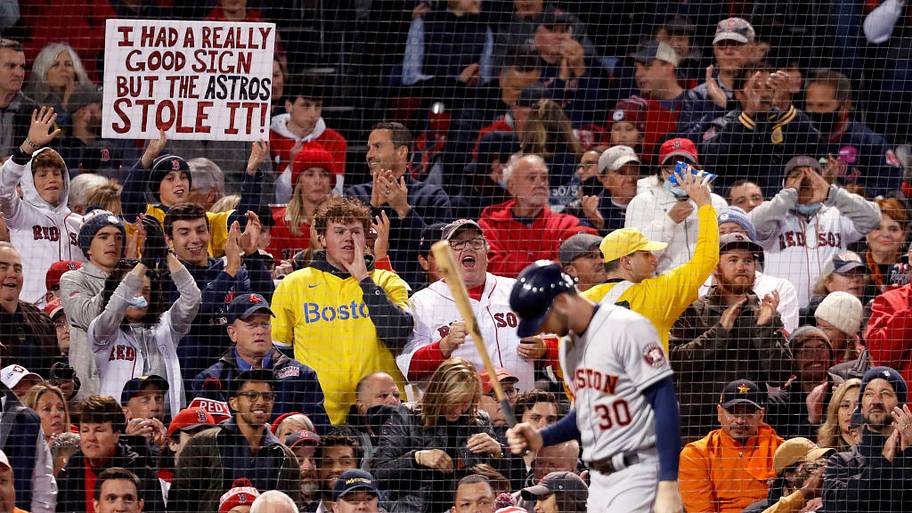 Red Sox fans protest Astros’ sign stealin