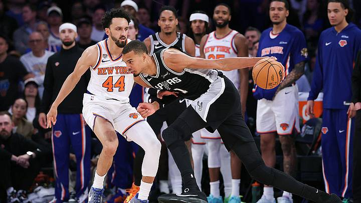 Los Spurs y los Knicks, en lo más candente de las Finales de la NBA. Los Spurs y los Knicks, en lo más candente de las Finales de la NBA.