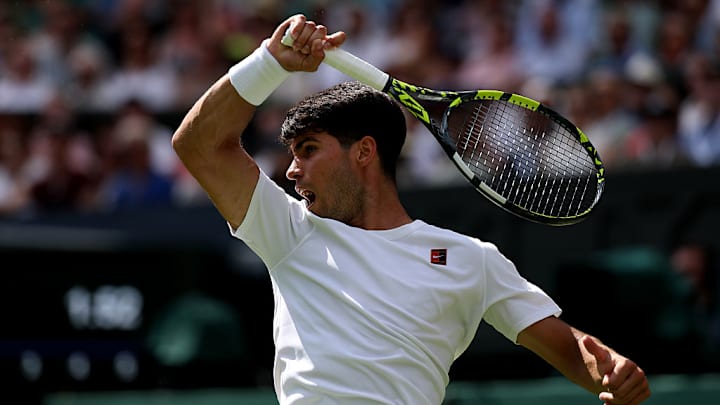 Carlos Alcaraz se tuvo que emplear a fondo para derrotar al italiano Fabio Fognini. Carlos Alcaraz se tuvo que emplear a fondo para derrotar al italiano Fabio Fognini.