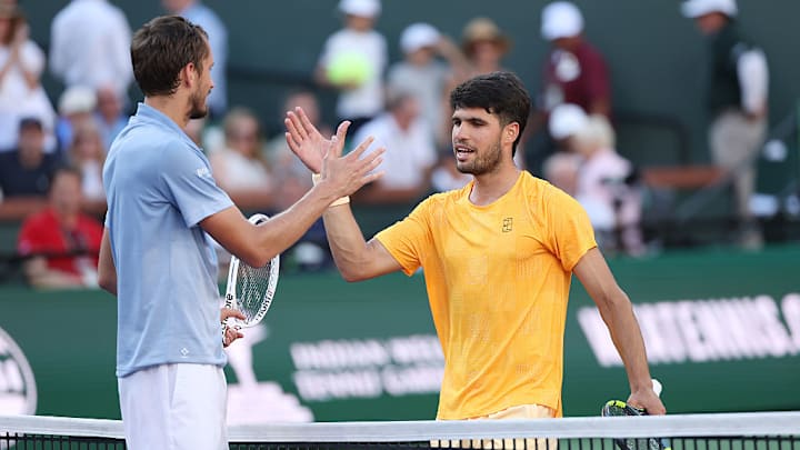 Daniil Medvedev y Carlos Alcaraz. Daniil Medvedev y Carlos Alcaraz.
