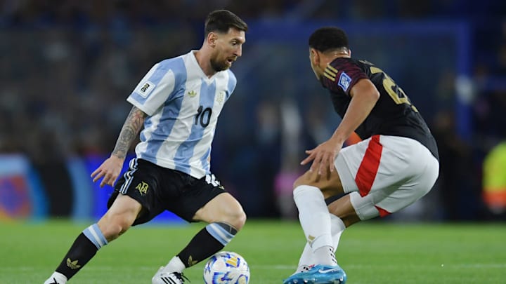 Lionel Messi, Alexander Callens