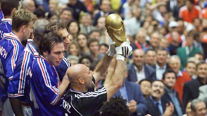 CUP-FR98-BRA-FRA-BARTHEZ-TROPHY