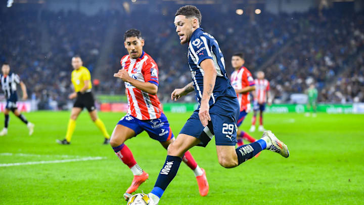 Lucas Ocampos, Ricardo Chávez