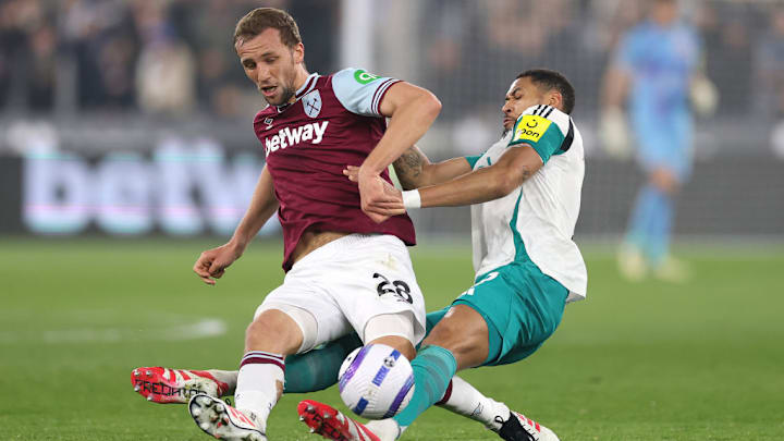 Tomas Soucek, Joelinton