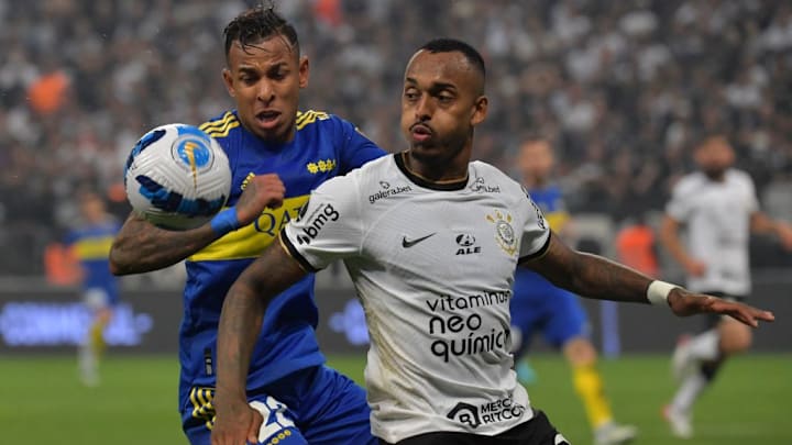 Raul Gustavo, zagueiro do Corinthians, contra o Boca Juniors