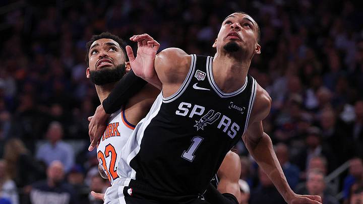 Victor Wembanyama y Karl-Anthony Towns, en el juego 3 de las Finales de la NBA. Victor Wembanyama y Karl-Anthony Towns, en el juego 3 de las Finales de la NBA.