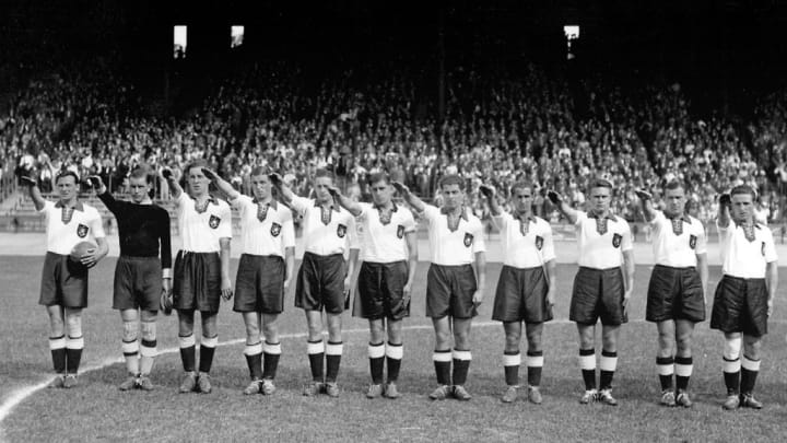 TOPSHOT-WORLD CUP-1938-GERMANY-SWITZERLAND