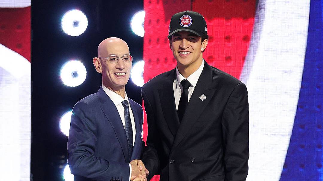 Los Grizzlies adquirieron cinco selecciones de segunda ronda por retroceder en el draft y terminaron con Karim López en el puesto número 21, además de Cameron Boozer en el puesto número 3.