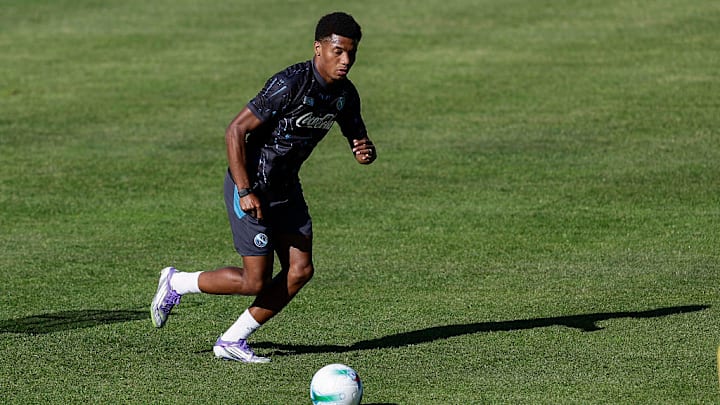 David Neres of SSC Napoli controls the ball during first day...