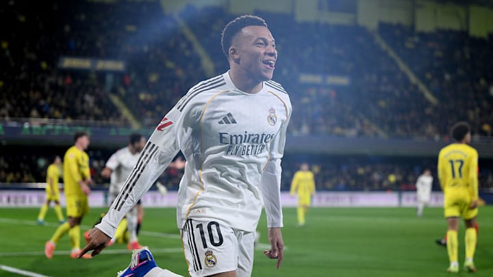 Mbappé se despachó dos goles para vencer al Villarreal.