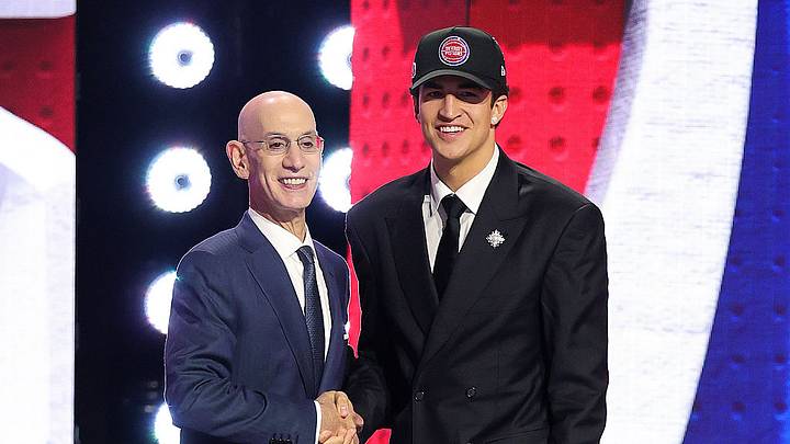 Los Grizzlies adquirieron cinco selecciones de segunda ronda por retroceder en el draft y terminaron con Karim López en el puesto número 21, además de Cameron Boozer en el puesto número 3.