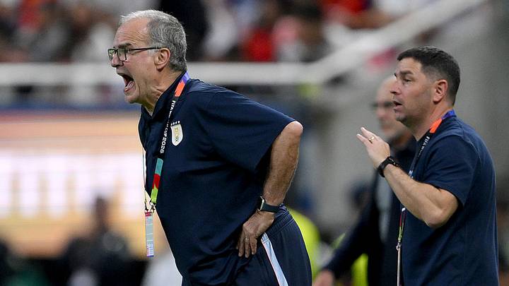 Bielsa asume el fracaso de Uruguay y revela la decisión de Muslera Bielsa asume el fracaso de Uruguay y revela la decisión de Muslera