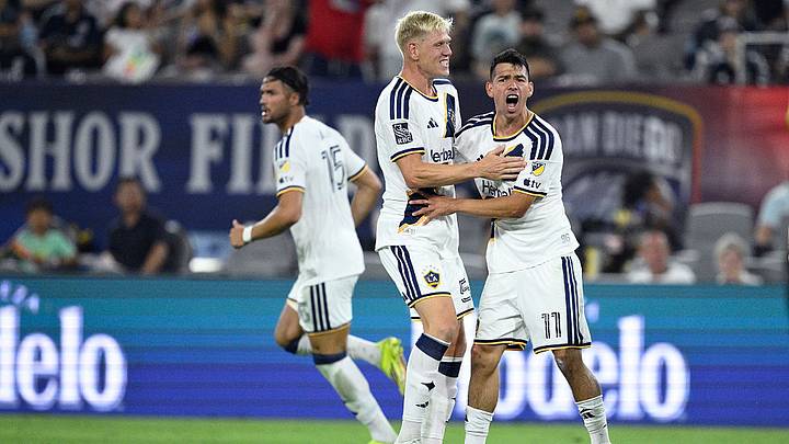 Chucky Lozano marca su primer gol con LA Galaxy ante su exequipo Chucky Lozano marca su primer gol con LA Galaxy ante su exequipo