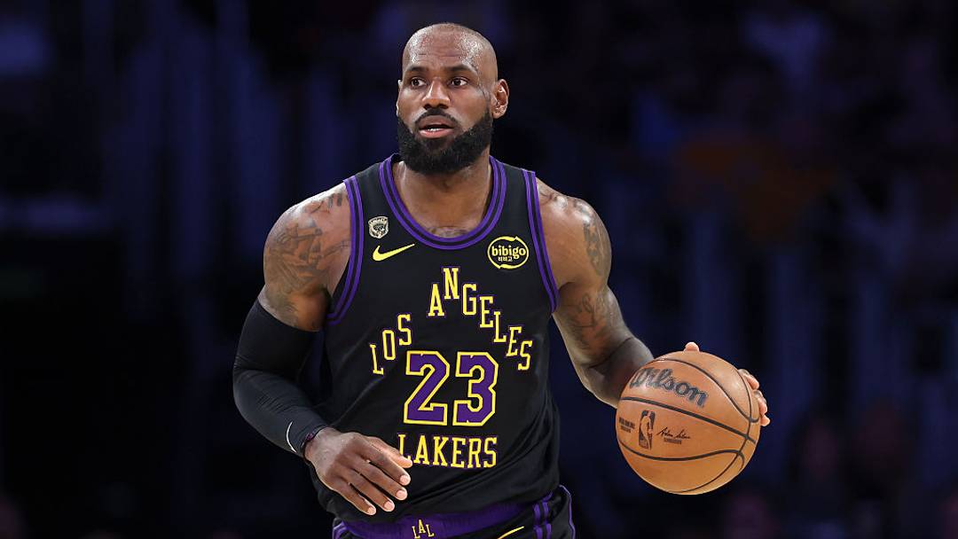 LeBron James acumula estadísticas que explican su presencia en la NBA.