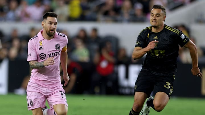Lionel Messi, Aaron Long