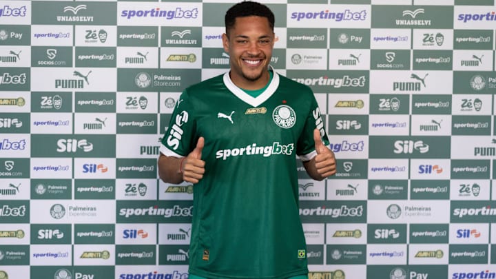 Vitor Roque