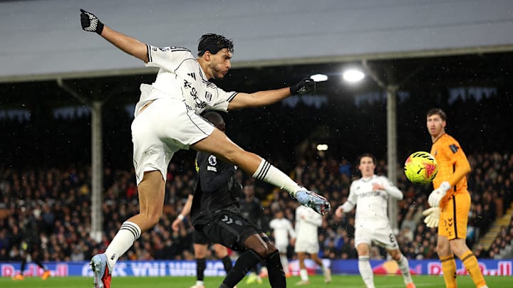 El mexicano Raúl Jiménez volvió a anotar con el Fulham.