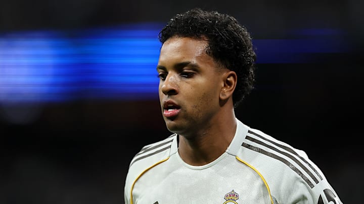 Rodrygo, el delantero brasileño del Real Madrid, fue operado con éxito.