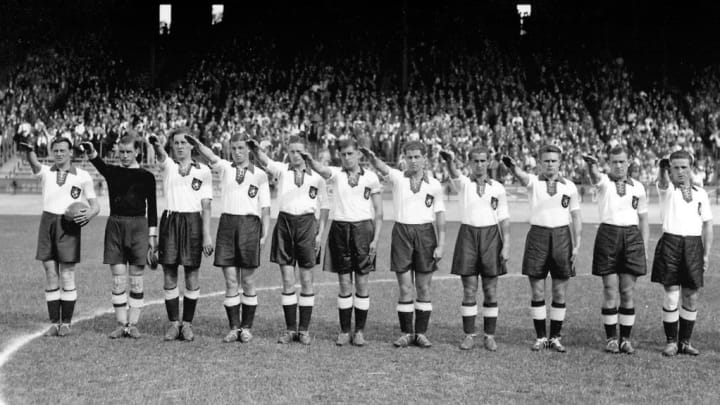 TOPSHOT-WORLD CUP-1938-GERMANY-SWITZERLAND