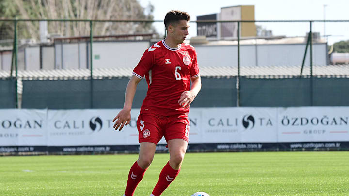 Oscar Fraulo ist dänischer Junioren-Nationalspieler.