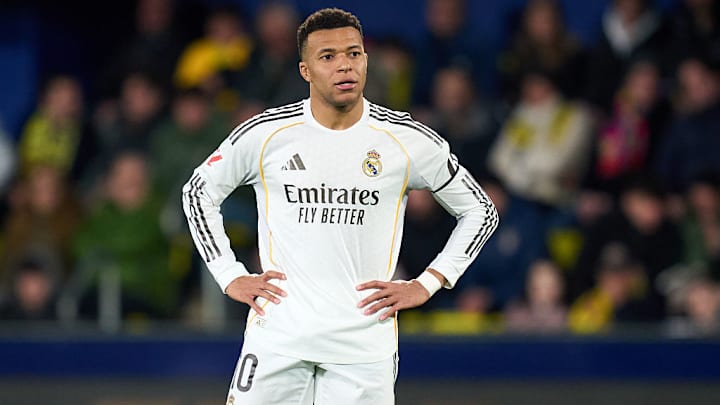 Kylian Mbappé is nursing a knee injury.