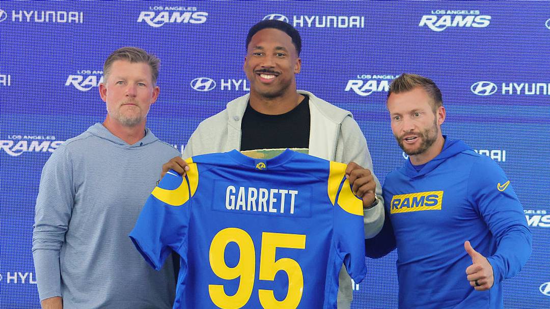 Myles Garrett llega a los Rams, que se vuelven candidatos a llegar al Super Bowl.