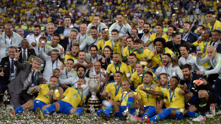 TOPSHOT-FBL-COPA AMERICA-2019-BRA-PER-TROPHY