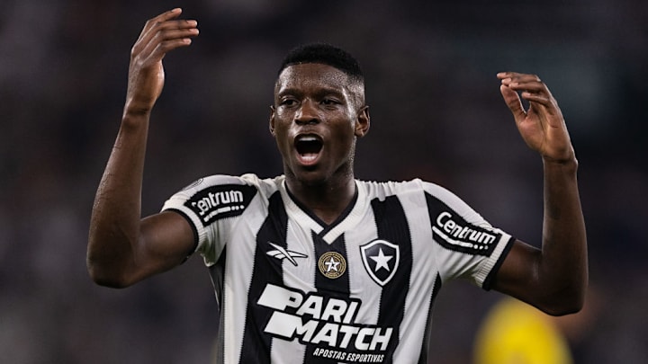 Botafogo v Peñarol - Copa CONMEBOL Libertadores 2024