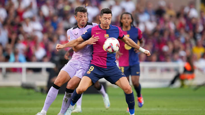 Robert Lewandowski, Mikel Vesga