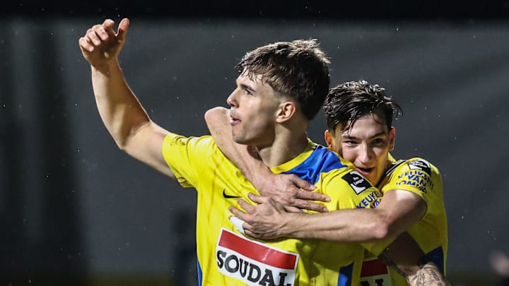 Luka Vuskovic bejubelt sein Tor gegen Charleroi am 27. Spieltag. Es war sein siebtes Saisontor