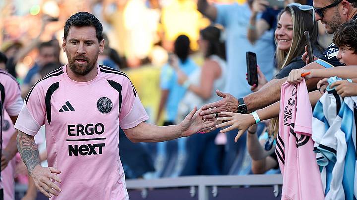 Leo Messi durante el calentamiento en su regreso a la campaña de la MLS con el Inter Miami.