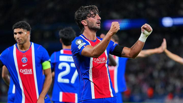 Ferrán Torres se estrenó con el PSG en la Champions con un triplete. Ferrán Torres se estrenó con el PSG en la Champions con un triplete.