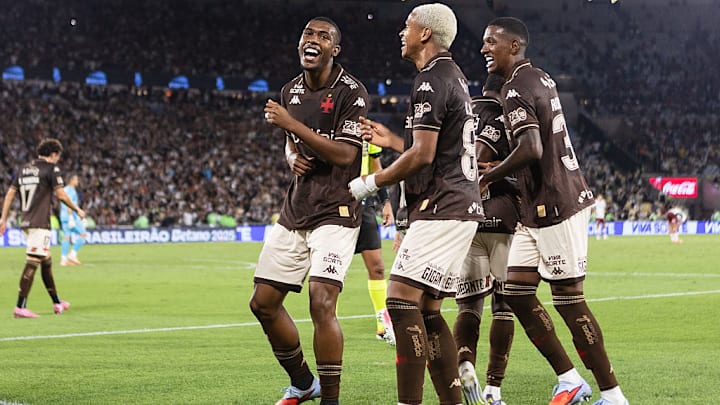 Vasco Da Gama v Fluminense - Brasileirao 2025