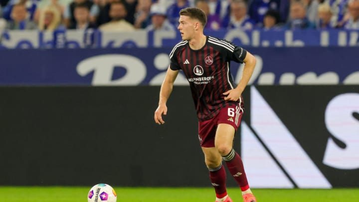 Florian Flick ist im Zentrum gesetzt