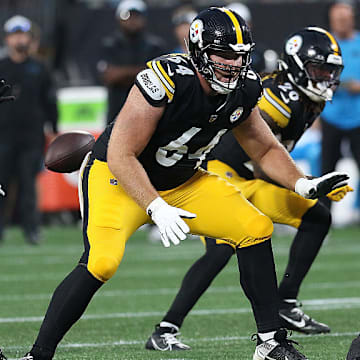 Scharping signed with the Steelers in October 2024.