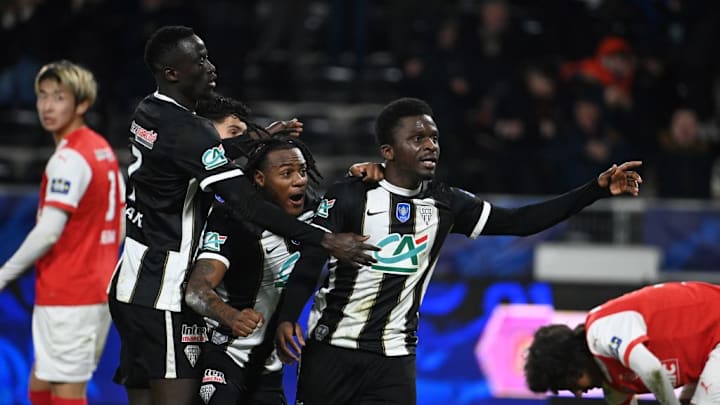 FBL-FRA-CUP-ANGERS-REIMS
