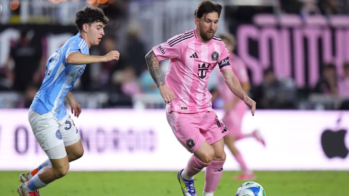 Lionel Messi, Jonathan Shore