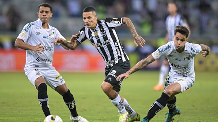 Santos e Atlético-MG se enfrentam pela 30ª rodada do Brasileirão 