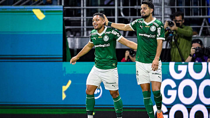 Vitor Roque, José Manuel López