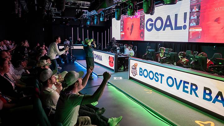 El gusto e interés por los eSport crece sostenidamente y China aspira a consolidarse en la escena virtual al no lograrlo en sobre el césped profesional.